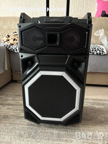 Тонколона с микрофон и зарядно