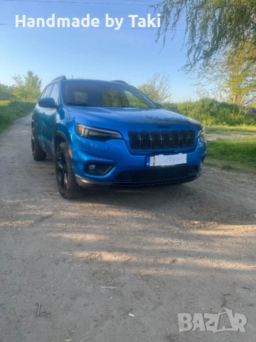 Jeep cherokee 2,4 ;юли 2020 г. ; сервизно обслужен; всичко платено;71600 км. Всичко работи перфектно