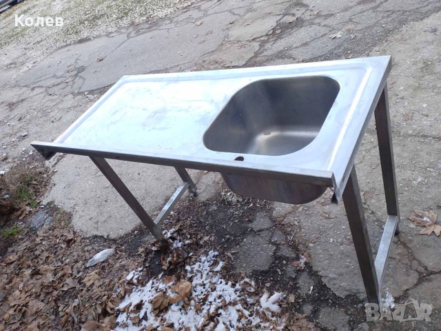 Маса от неръждаема ламарина с мивка, умивателен басейн