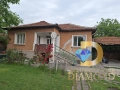 Две къщи в един двор в село Езерово, общ. Първомай, снимка 3