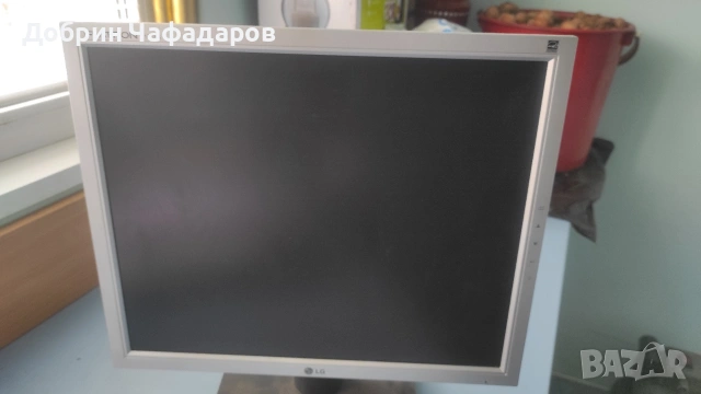 LCD монитор LG Flatron L1718S-SN