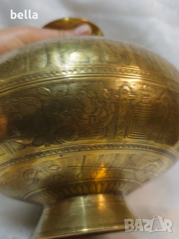Автентичен индийски ритуален съд Чамбу (Chambu), изработен от дебел и масивен месинг., снимка 8 - Антикварни и старинни предмети - 54649395