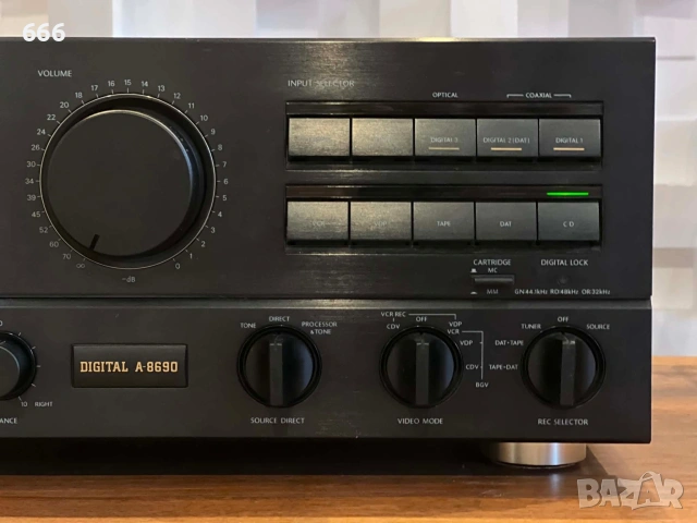 Onkyo Integra A8690 с вграден Дак