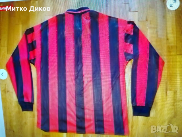 Umbro футболна тениска винтидж размер М  червено черна, снимка 3 - Футбол - 54743291