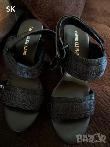 Calvin Klein сандали с платформа нови