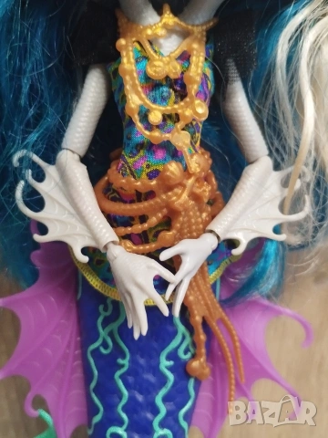 Монстър Хай кукла Monster High Peri & Pearl Serpentine Great scarier reef , снимка 4 - Кукли - 54358339