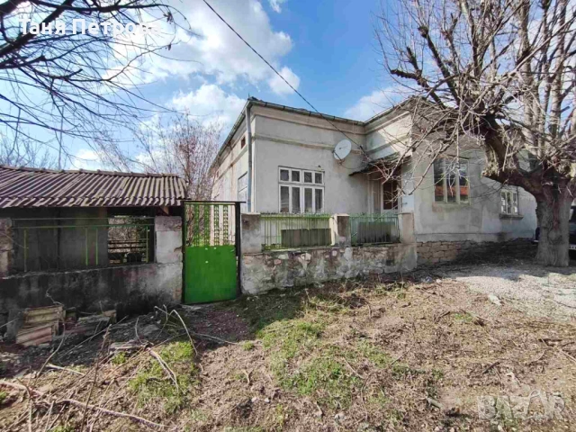 Продава се къща
