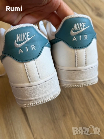 Оригинални бели кецове NIKE AIR FORCE 1 '07! 42,5 н, снимка 5 - Кецове - 52179775