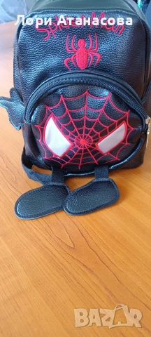 Малка дамска чанта в правоъгълна форма, с декоративна паяжина, снимка 5 - Чанти - 54101190