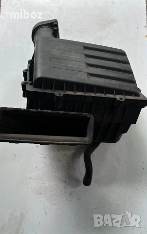 Кутия въздушен филтър Audi Seat Skoda VW, снимка 2 - Части - 55150769