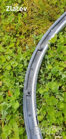 Оригинална лайсна вежда за AUDI Q3 F