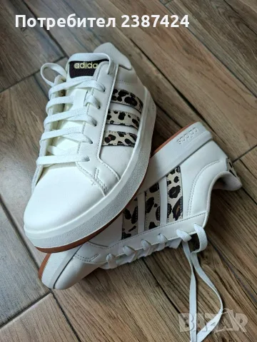 Дамски обувки Adidas, снимка 2 - Маратонки - 55675774