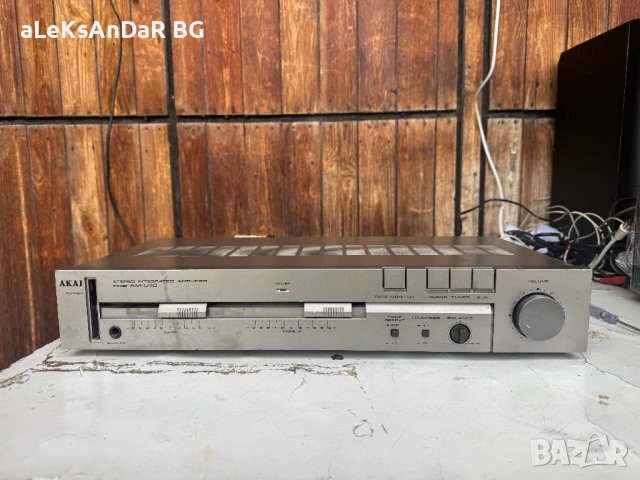 Усилвател akai am-u110