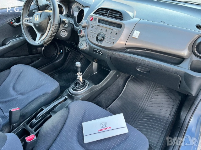 Honda Jazz 2010 г., снимка 9 - Автомобили и джипове - 54704361