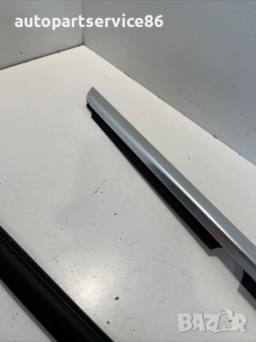 Лайсна за прозорец задна лява хром за Mercedes CLS W219 (2009) , снимка 2 - Части - 54166978