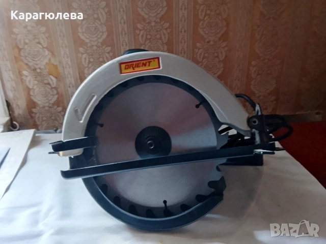 Професионален ръчен циркуляр Orient 1050W, снимка 2 - Други инструменти - 54999097
