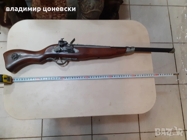 Красива кремъчна пушка с много орнаменти,щрака