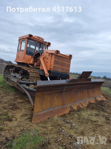 Продавам верижен булдозер модел Т-170. Машината е в добро работно СЪСТОЯние