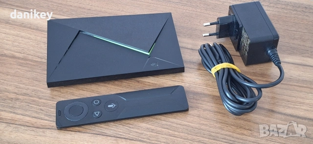 Nvidia Shield TV конзола андроид ТВ с дистанционно