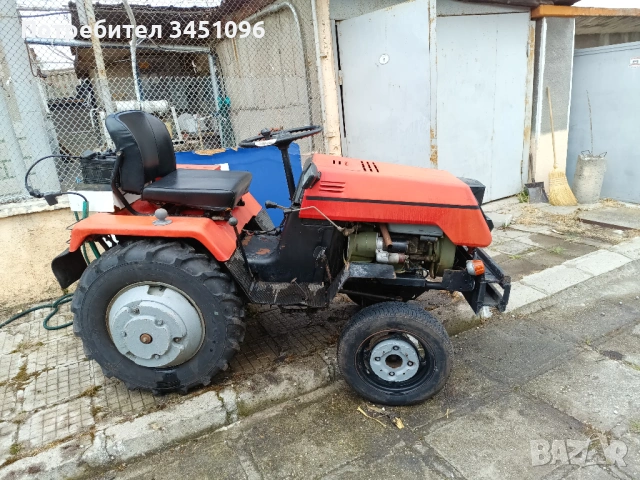 Продавам малко тракторче Беларус МТ 12
