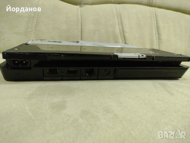 Playstation 4 Slim CUH-2016A цял за ремонт или части, снимка 3 - PlayStation конзоли - 54485323