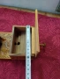 Стар дървен диспенсър за цигари табакера дърворезба, снимка 7