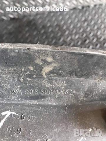 Пластмасова облицовка преден ляв калник за Mercedes W906 Sprinter (06-2011) A9066902562 , снимка 2 - Части - 54056026
