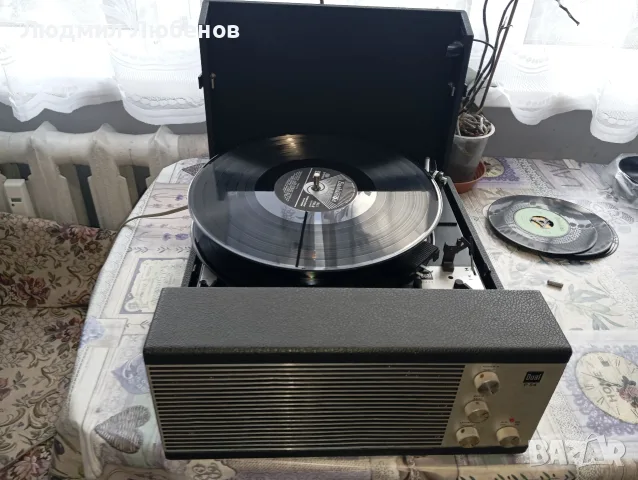 Ретро грамофон Dual P 54 с вграден усилвател и говорител, снимка 7 - Грамофони - 55416477
