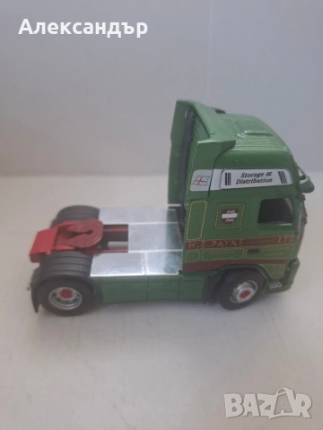 Колекционерски камион Volvo FH12 H.E. Payne – Cararama (1:50), снимка 3 - Колекции - 54808515
