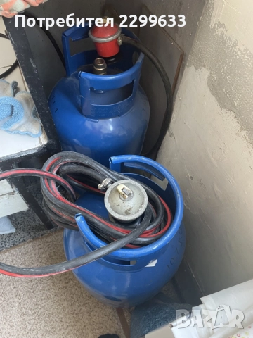 газови бутилки два броя, снимка 2 - Котлони - 55376201