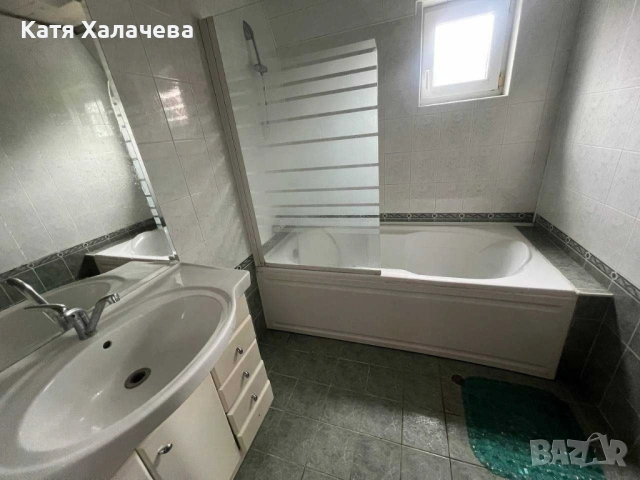 Самостоятелна вила на два етажа с 5 спални , друга самостоятелна къща с 2 спални в м-ст Ален мак - г, снимка 11 - Къщи - 54702691