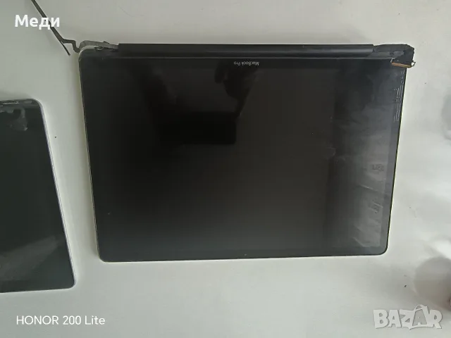 здравейте продавам няколко Матрици различни по големина за Macbook pro и това от снимките , снимка 4 - Лаптопи за работа - 55332518