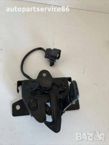 Заключващ механизъм на преден капак yundai Santa Fe 2.2 CRDi (2009)