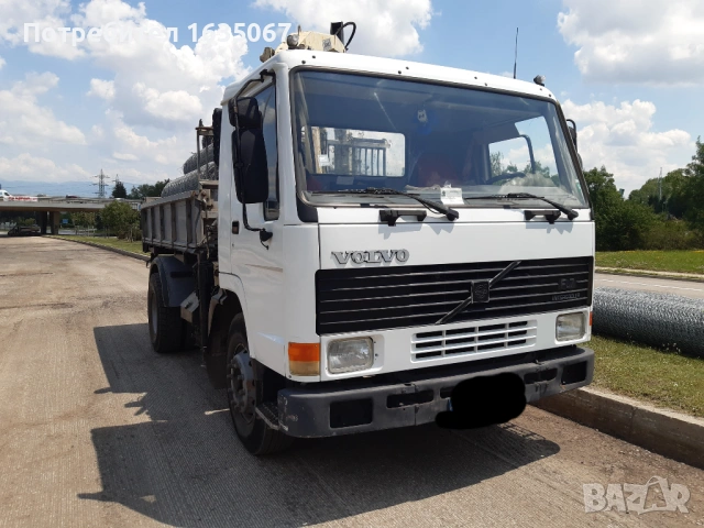 ПРОДАВА СЕ volvo fl7 три странен самосвал с кран  1990 г