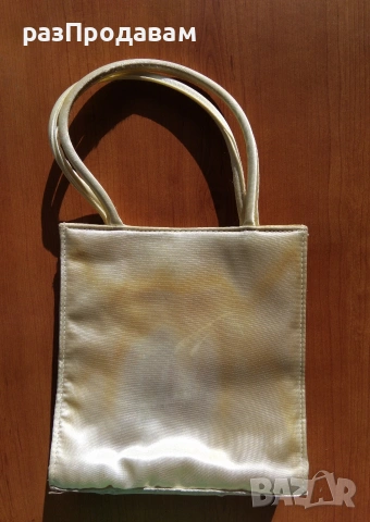 Мини Чантичка с бродерия -ESSENTIALS- за РЕКВИЗИТ, снимка 2 - Чанти - 54340560