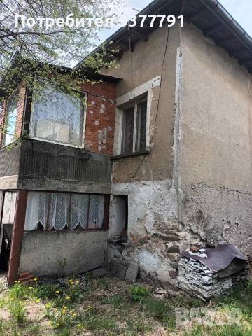 Двуетажна къща с.Вакарел, снимка 2 - Къщи - 54607322