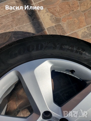 Летни гуми за джип, 4×4, размер 235/55/19, снимка 2 - Гуми и джанти - 54079498