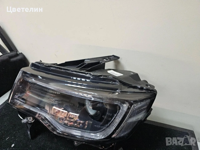 Ляв фар Jeep Grandcherokee wk2 lqv far джип гранд чероки вк2, снимка 2 - Части - 54746595