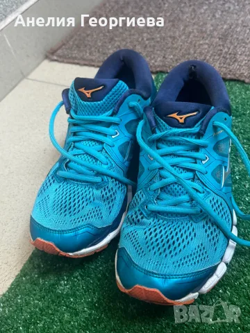 Дамски маратонки Mizuno, снимка 2 - Маратонки - 55592404