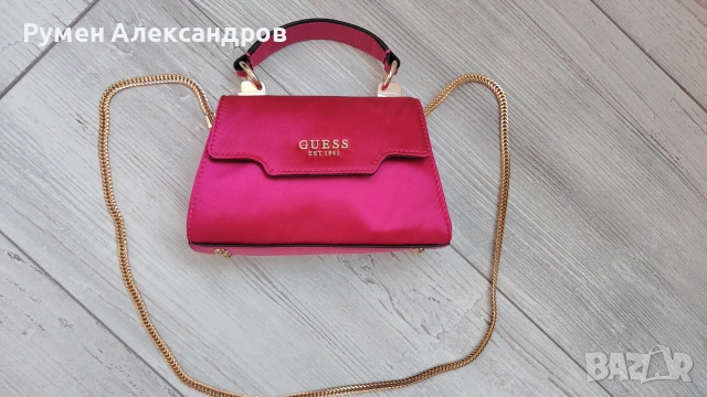 Нова дамска оригинална розова чанта Guess Velina Mini Bag, снимка 5 - Чанти - 55179812