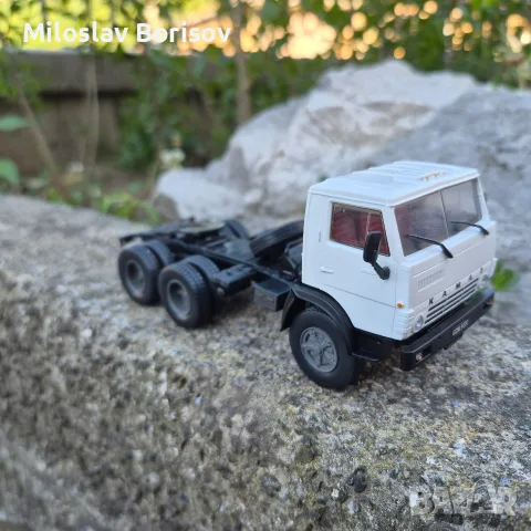 Камаз + ремарке ЧМЗАП в мащаб 1:43, снимка 8 - Колекции - 55512154