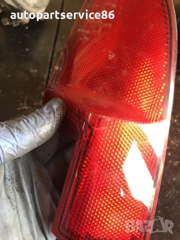 Горен десен заден светлоотразител за Mercedes Vito W639 (2004) A6398200864, снимка 2 - Части - 55240565