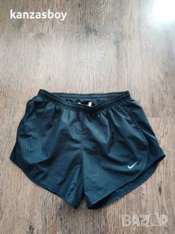 nike - страхотни дамски шорти КАТО НОВИ ХС, снимка 5 - Къси панталони и бермуди - 54919009