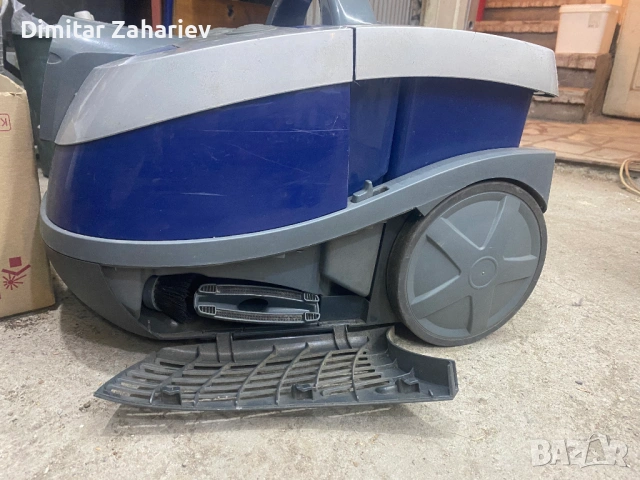 Zelmer Aquawelt 1600W, снимка 5 - Прахосмукачки - 54436945