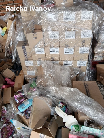 козметика електроника и дрехи на кашон или пале , снимка 18 - Продукти за коса - 54416287