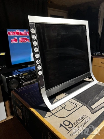 Sony SDM-HS95PRS 19" SXGA LCD , снимка 4 - Геймърски - 54369787