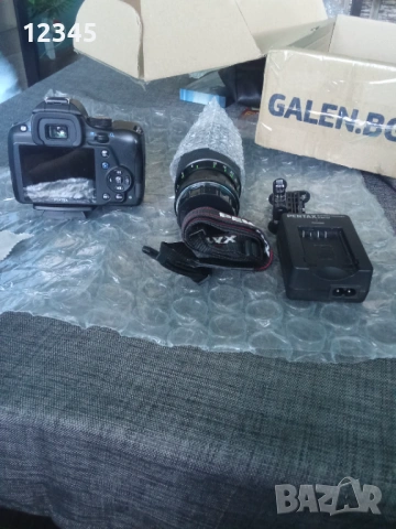 Продавам професионален фотоапарат PENTAX K50 + подарък стойка, снимка 2 - Фотоапарати - 54333474