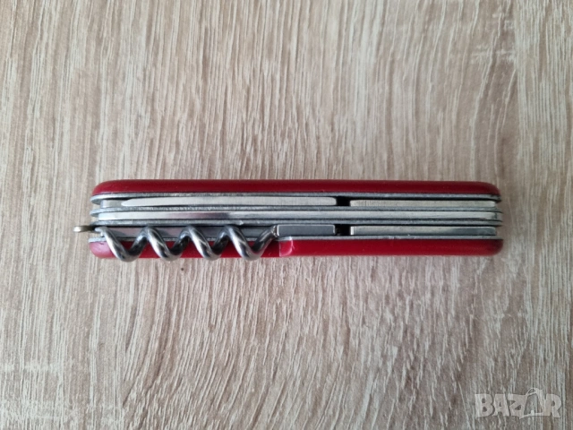 Швейцарски джобен нож Victorinox Camper с калъф, снимка 8 - Ножове - 54031565