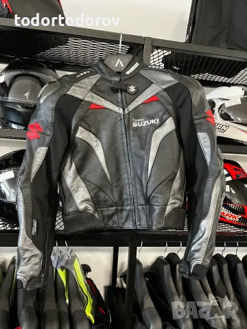 Дамско кожено яке BUSE SUZUKI GSXR EDITION ,36-S,гърбица,карбонови протектори 252.30 лв. / 129 €