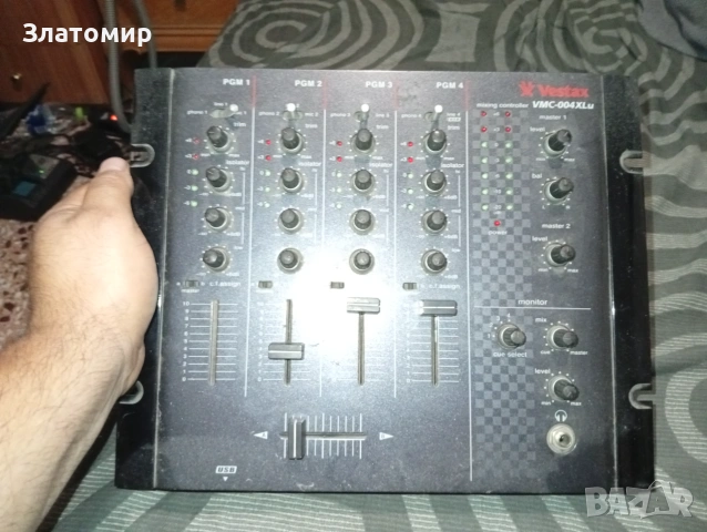 Четириканален миксер DJ VESTAX-VMC-004 XLu, снимка 3 - Ресийвъри, усилватели, смесителни пултове - 55052914